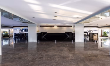 Farah Nile Cruise Lobby