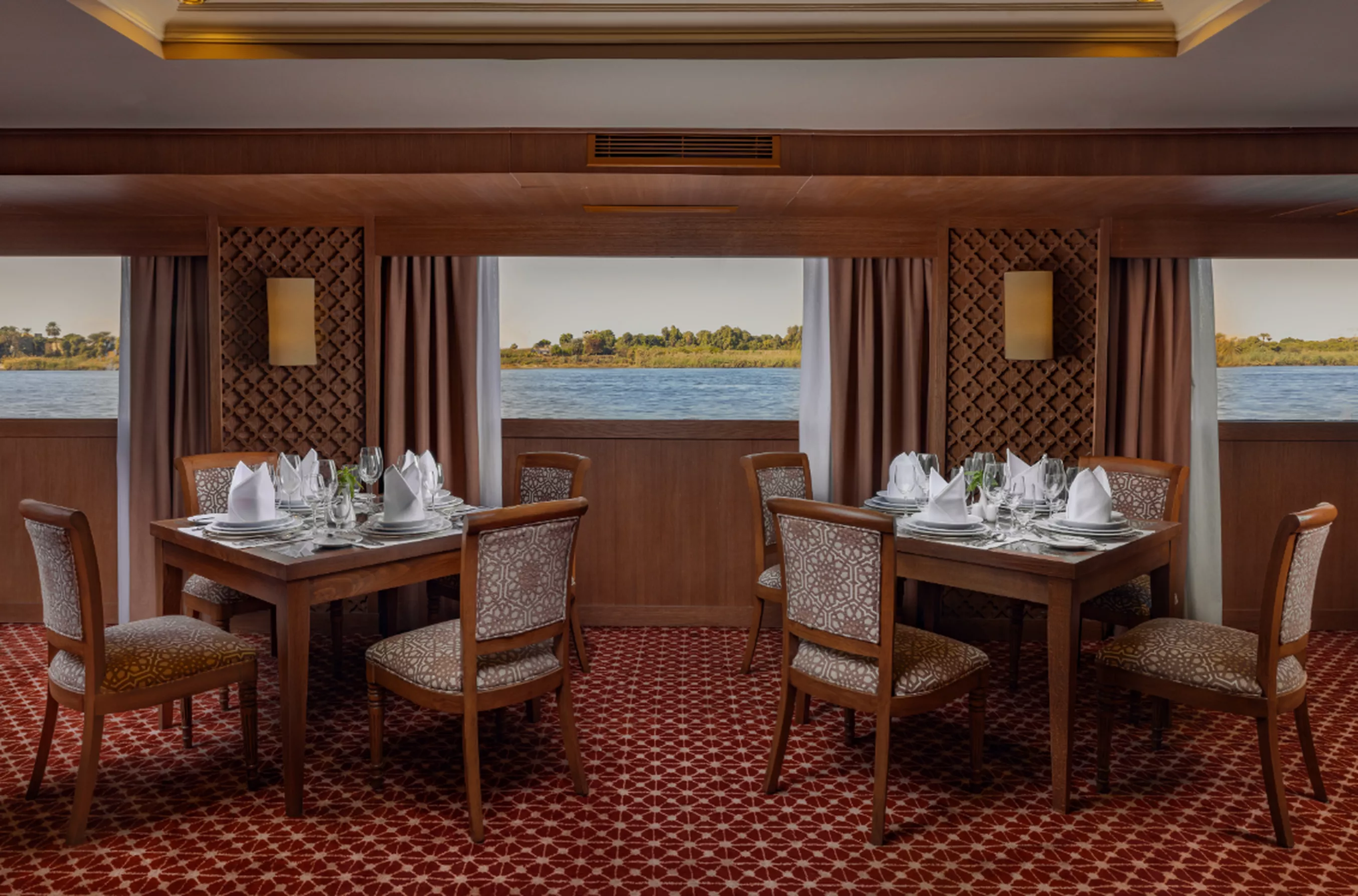 Steigenberger Senator Nile Cruise Restaurant