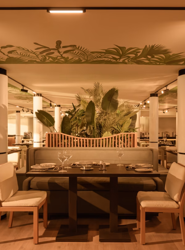 Le Fayan Suites Nile Cruise Restaurant