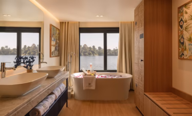 Le Fayan Suites Nile Cruise Suite Bathroom