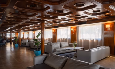 Nile Plaza Nile Cruise Lounge Bar